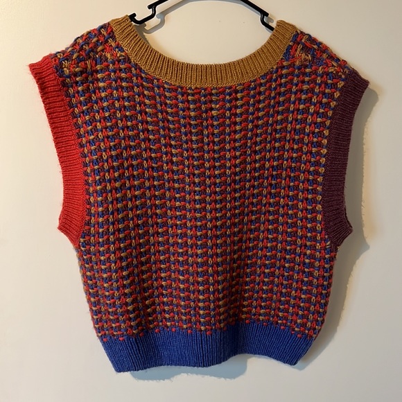 Urban Revivo Sweater Vest - Picture 3 of 3